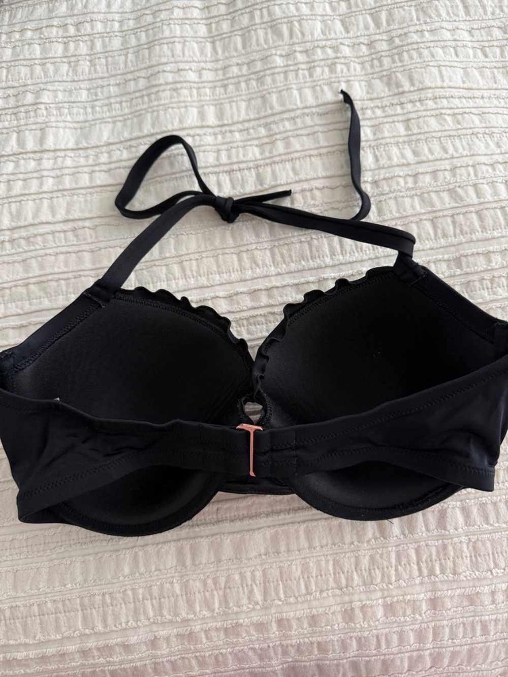 Shade & Shore Black Scalloped Bikini Top with Halter Tie - Picture 2 of 3
